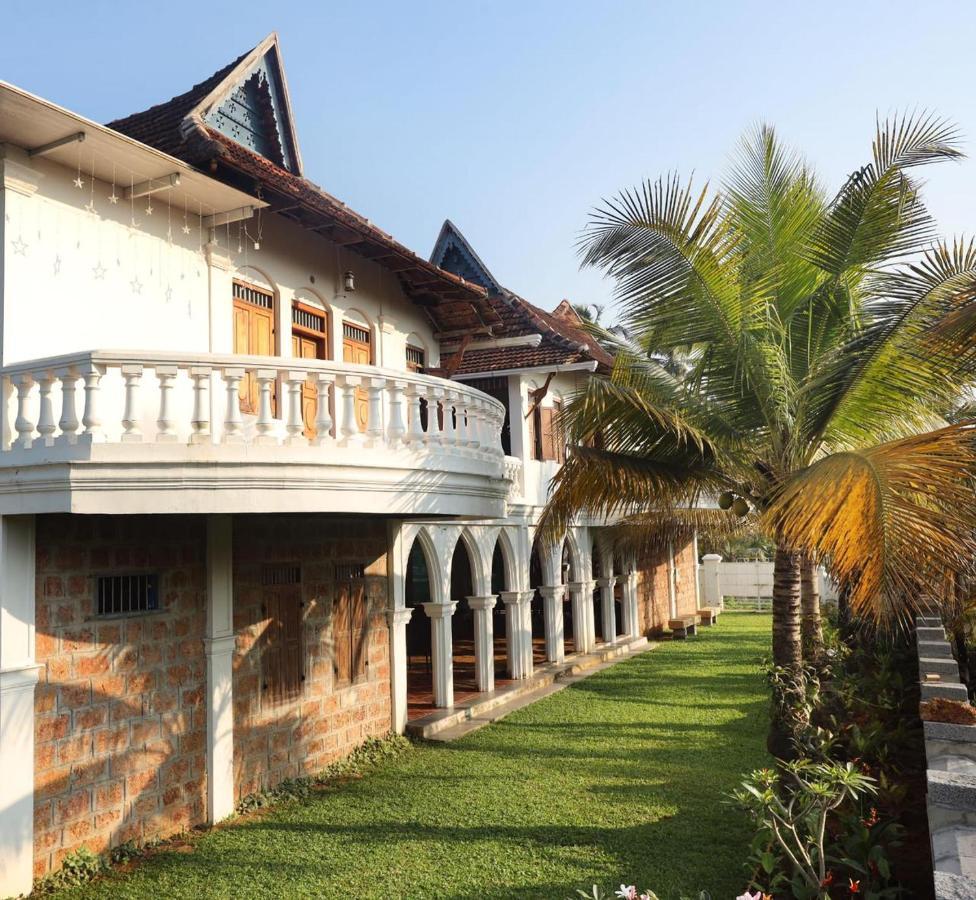 Beside The River Alappuzha Экстерьер фото